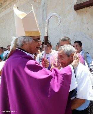 Cardenal Brenes participa de Viacrucis en Carazo