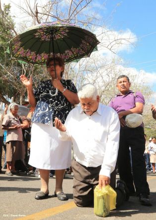 Cardenal Brenes participa de Viacrucis en Carazo