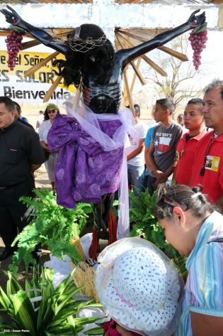 Cardenal Brenes participa de Viacrucis en Carazo