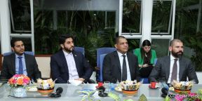 Presidente Daniel Ortega y Vicepresidenta Rosario en encuentro con delegación de Irán