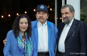 Presidente Daniel Ortega y Vicepresidenta Rosario en encuentro con delegación de Irán