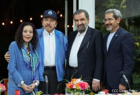 Presidente Daniel Ortega y Vicepresidenta Rosario en encuentro con delegación de Irán