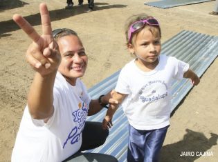 Entrega de Plan Techo en Managua