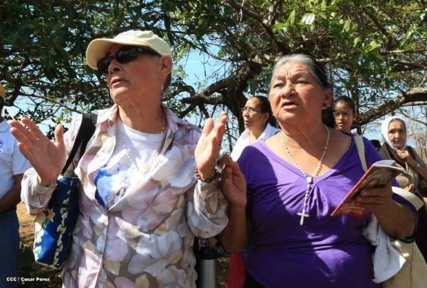 Realizan tercera peregrinación y Viacrucis en La Conquista 