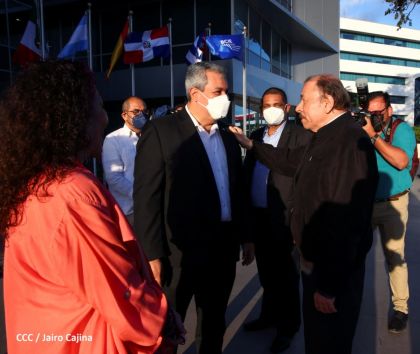 Presidente Daniel y Vicepresidenta Rosario en visita a la sede del BCIE en Managua 