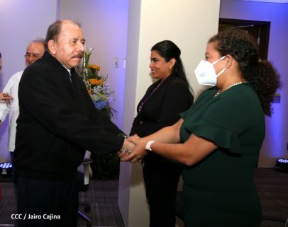 Presidente Daniel y Vicepresidenta Rosario en visita a la sede del BCIE en Managua 