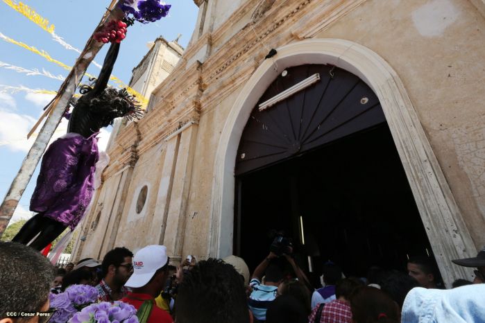 Realizan tercera peregrinación y Viacrucis en La Conquista 