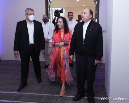 Presidente Daniel y Vicepresidenta Rosario en visita a la sede del BCIE en Managua 