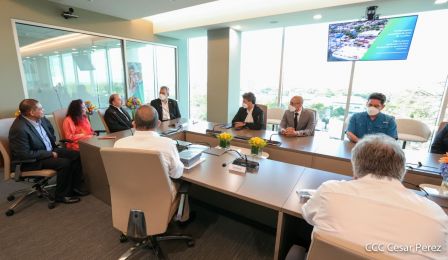 Presidente Daniel y Vicepresidenta Rosario en visita a la sede del BCIE en Managua 