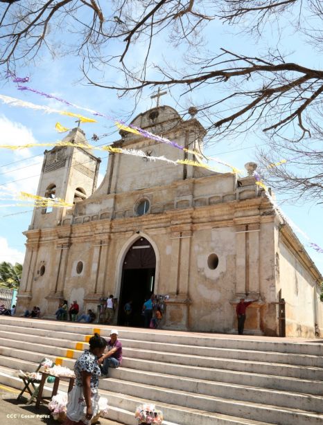 Realizan tercera peregrinación y Viacrucis en La Conquista 