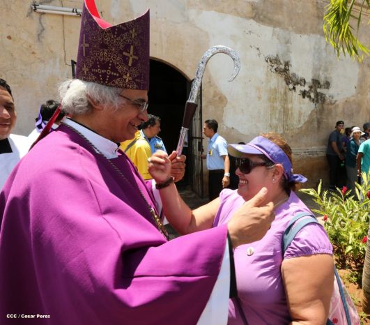 Realizan tercera peregrinación y Viacrucis en La Conquista 