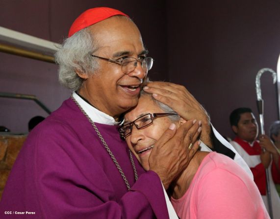 Realizan tercera peregrinación y Viacrucis en La Conquista 