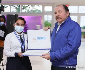 Conmemoración del 42 aniversario de la Gran Cruzada Nacional de Alfabetización