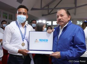 Conmemoración del 42 aniversario de la Gran Cruzada Nacional de Alfabetización