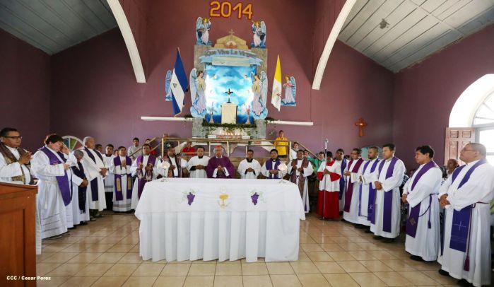 Realizan tercera peregrinación y Viacrucis en La Conquista 