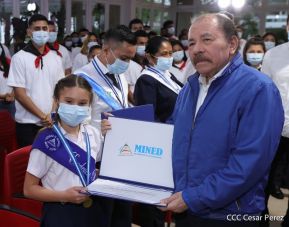 Conmemoración del 42 aniversario de la Gran Cruzada Nacional de Alfabetización