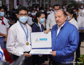 Conmemoración del 42 aniversario de la Gran Cruzada Nacional de Alfabetización