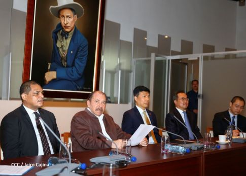 Presidente Daniel Ortega en encuentro con delegación de empresa estatal PowerChina