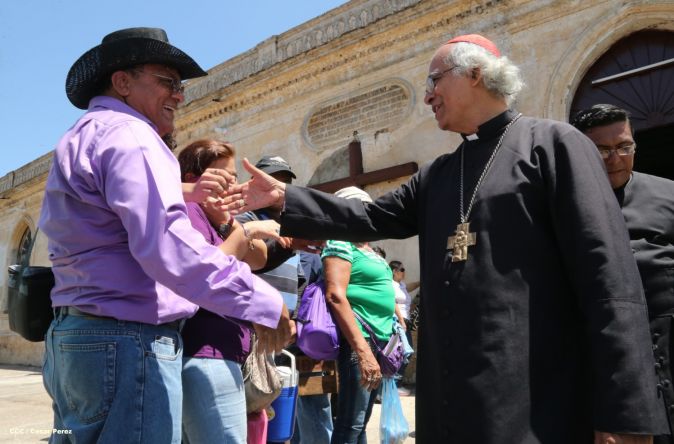 Realizan tercera peregrinación y Viacrucis en La Conquista 