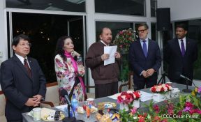 El Comandante Daniel Ortega y la Compañera Rosario Murillo en reunión con el Canciller de Venezuela  