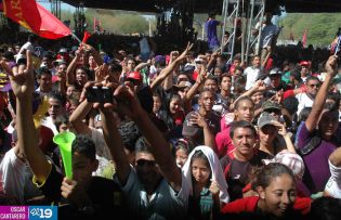 Miles de jóvenes se dieron cita en Estadio Virtual