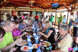 Turistas extranjeros disfrutan de espacios de recreación en Managua