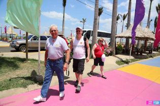 Turistas extranjeros disfrutan de espacios de recreación en Managua