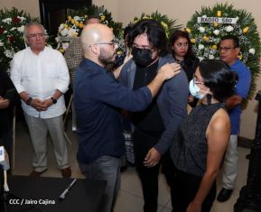 Homenaje póstumo al periodista Carlos Salgado