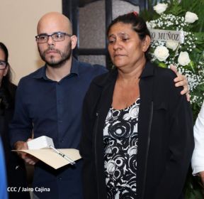 Homenaje póstumo al periodista Carlos Salgado