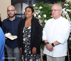 Homenaje póstumo al periodista Carlos Salgado