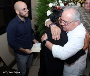 Homenaje póstumo al periodista Carlos Salgado