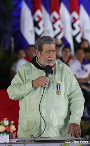 Presidente Daniel Ortega y Compañera Rosario presiden acto del 43/19 de la Revolución Sandinista