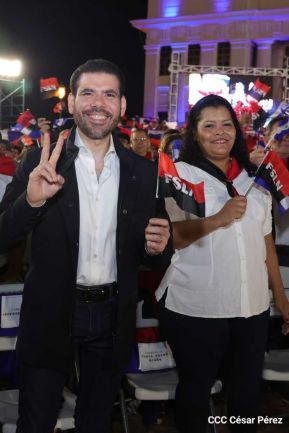 Presidente Daniel Ortega y Compañera Rosario presiden acto del 43/19 de la Revolución Sandinista