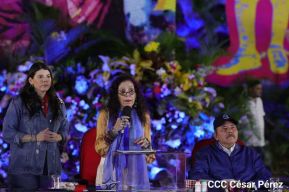 Presidente Daniel Ortega y Compañera Rosario presiden acto del 43/19 de la Revolución Sandinista