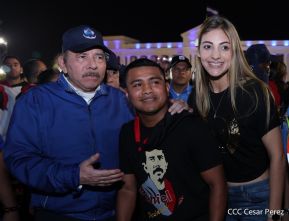 Presidente Daniel Ortega y Compañera Rosario presiden acto del 43/19 de la Revolución Sandinista