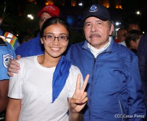 Presidente Daniel Ortega y Compañera Rosario presiden acto del 43/19 de la Revolución Sandinista