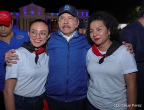 Presidente Daniel Ortega y Compañera Rosario presiden acto del 43/19 de la Revolución Sandinista