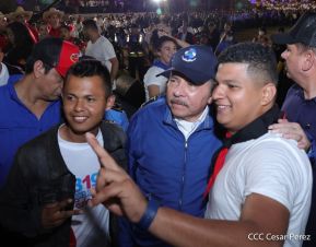 Presidente Daniel Ortega y Compañera Rosario presiden acto del 43/19 de la Revolución Sandinista
