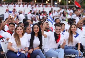 Presidente Daniel Ortega y Compañera Rosario presiden acto del 43/19 de la Revolución Sandinista