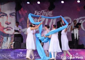 ¡Sí, el Arte es el Azul...!