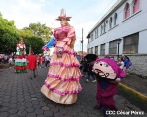 ¡Sí, el Arte es el Azul...!
