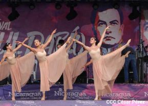 ¡Sí, el Arte es el Azul...!