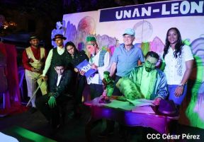 ¡Sí, el Arte es el Azul...!