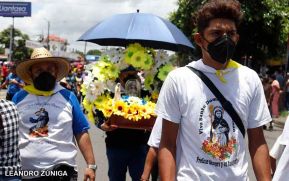 Entre fe y tradición Santo Domingo recorre las calles de Managua