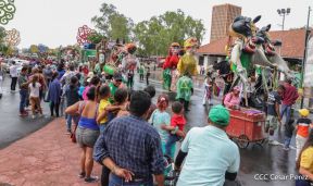 Espectacular desfile hípico por las calles de Managua