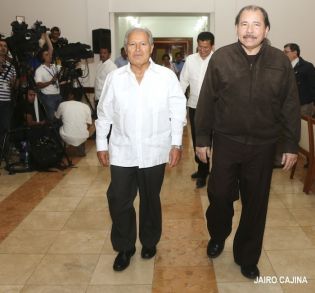 Daniel y Rosario sostienen encuentro con presidente electo de El Salvador, Salvador Sánchez Cerén