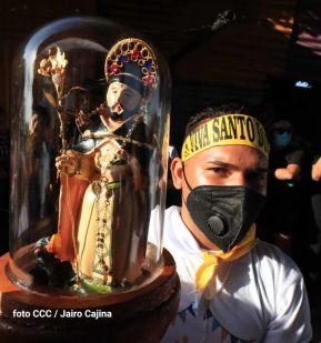 Peregrinaje de Santo Domingo de Guzmán rumbo a Las Sierritas