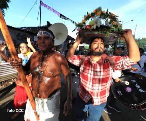 Peregrinaje de Santo Domingo de Guzmán rumbo a Las Sierritas