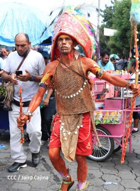 Peregrinaje de Santo Domingo de Guzmán rumbo a Las Sierritas