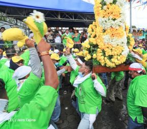 Peregrinaje de Santo Domingo de Guzmán rumbo a Las Sierritas